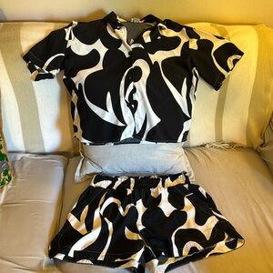 Casual chic black and white patterned short set super silky feeling rayon